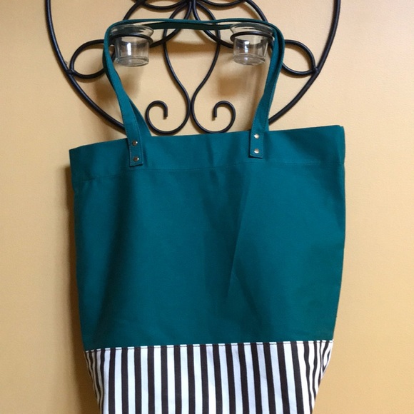 Henri Bendel Tote 👜 NWT - Picture 2 of 3